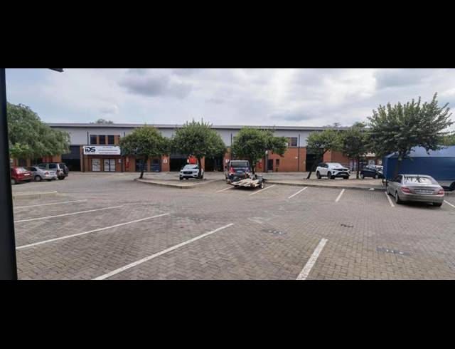 INDUSTRIAL PROPERTY TO RENT IN MONTANA PARK